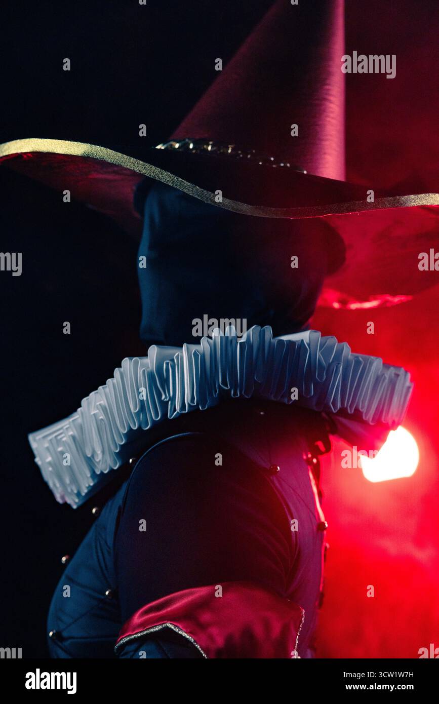 Theatrical figure hi-res stock photography and images - Alamy