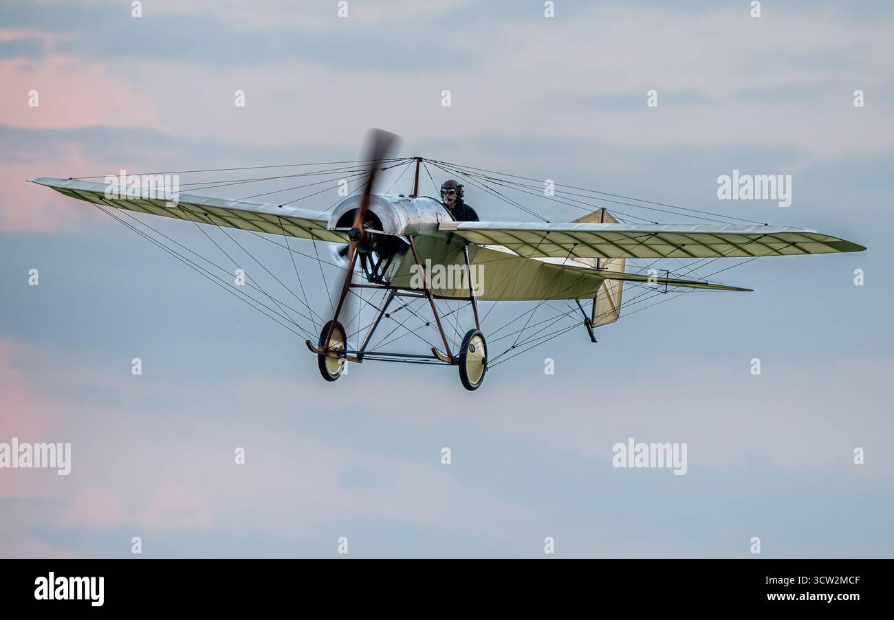 Wwi era airplanes hi-res stock photography and images - Alamy