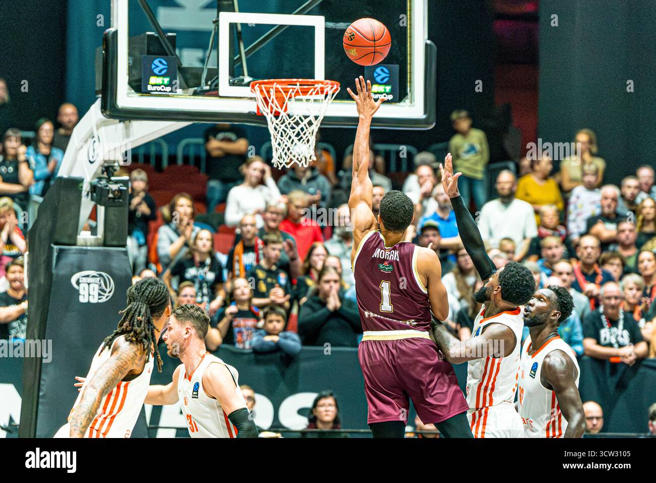 Fortitudo Bologna Defeats Caserta 83-81 as Jamel Morris Scores 29