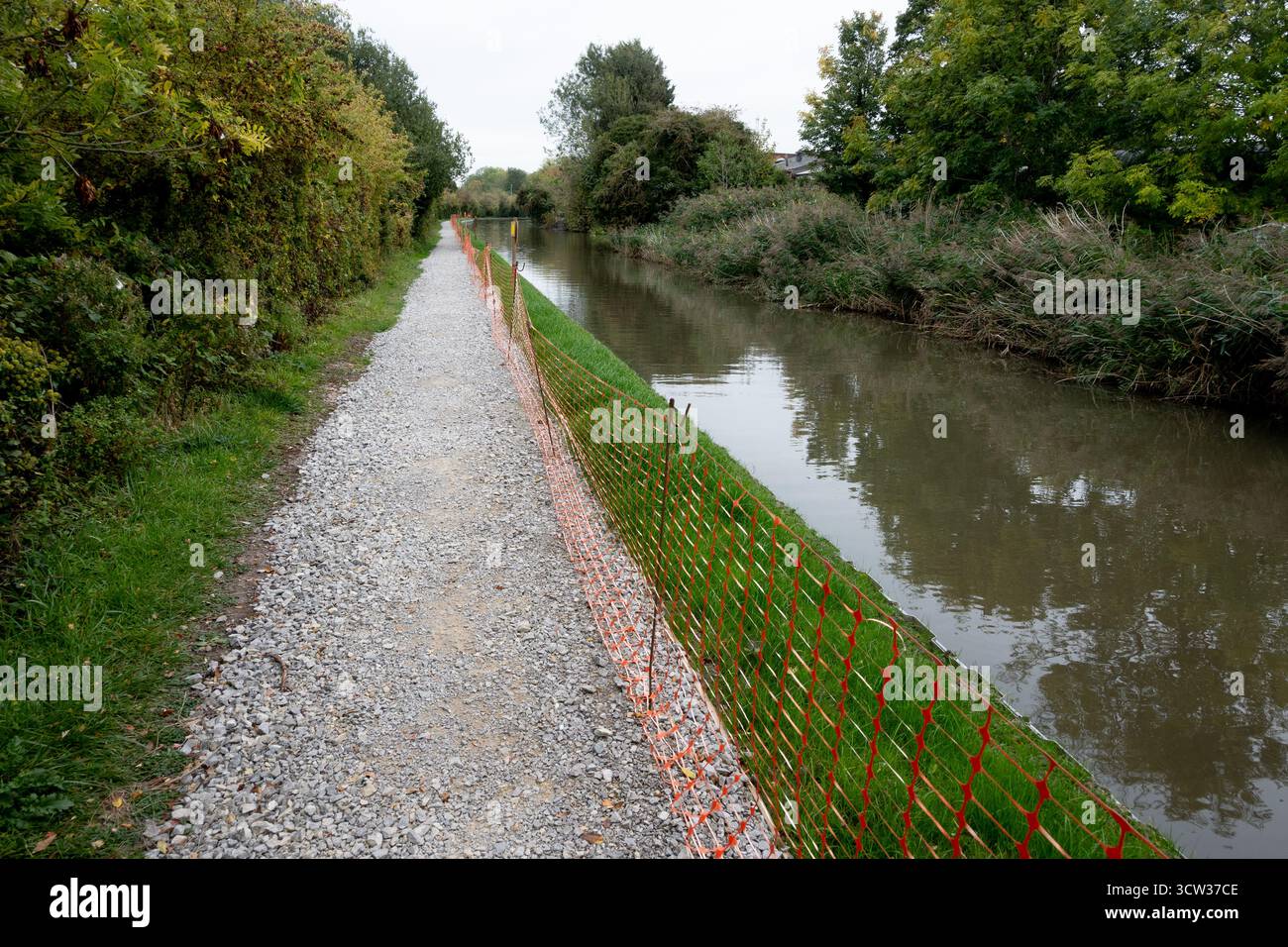 Repaired canal towpath hi-res stock photography and images - Alamy