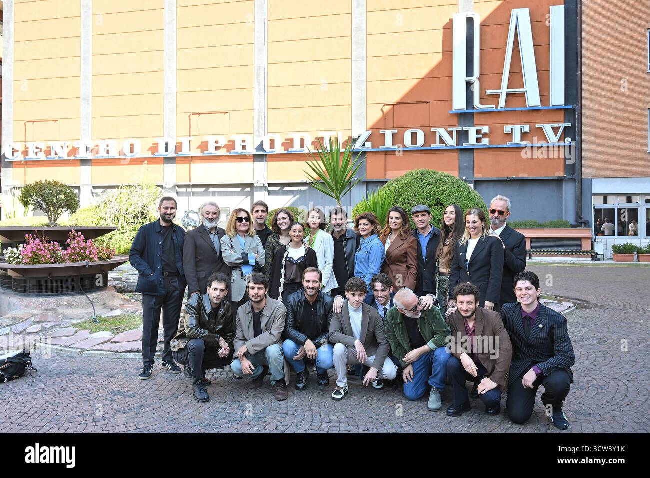 Roma, Lazio. 09th Oct, 2025. The cast during the Noi del rione sanita ...