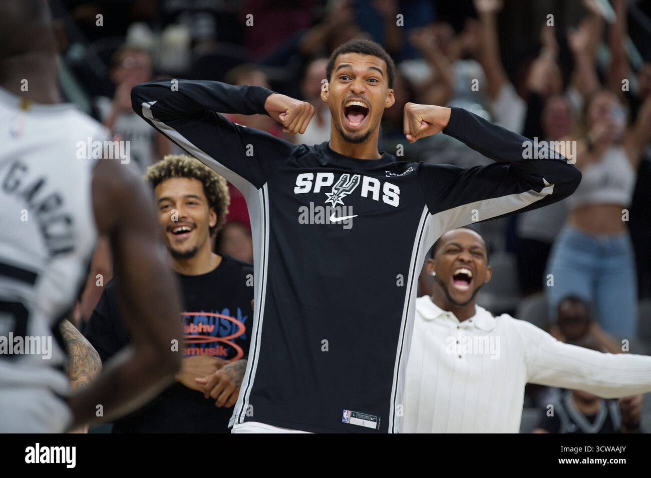 Utah Jazz fall to San Antonio Spurs in overtime loss Utah Jazz fall to San Antonio Spurs in overtime loss