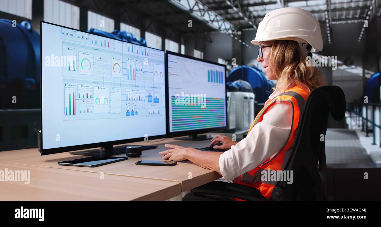 Scada control room hi-res stock photography and images - Alamy