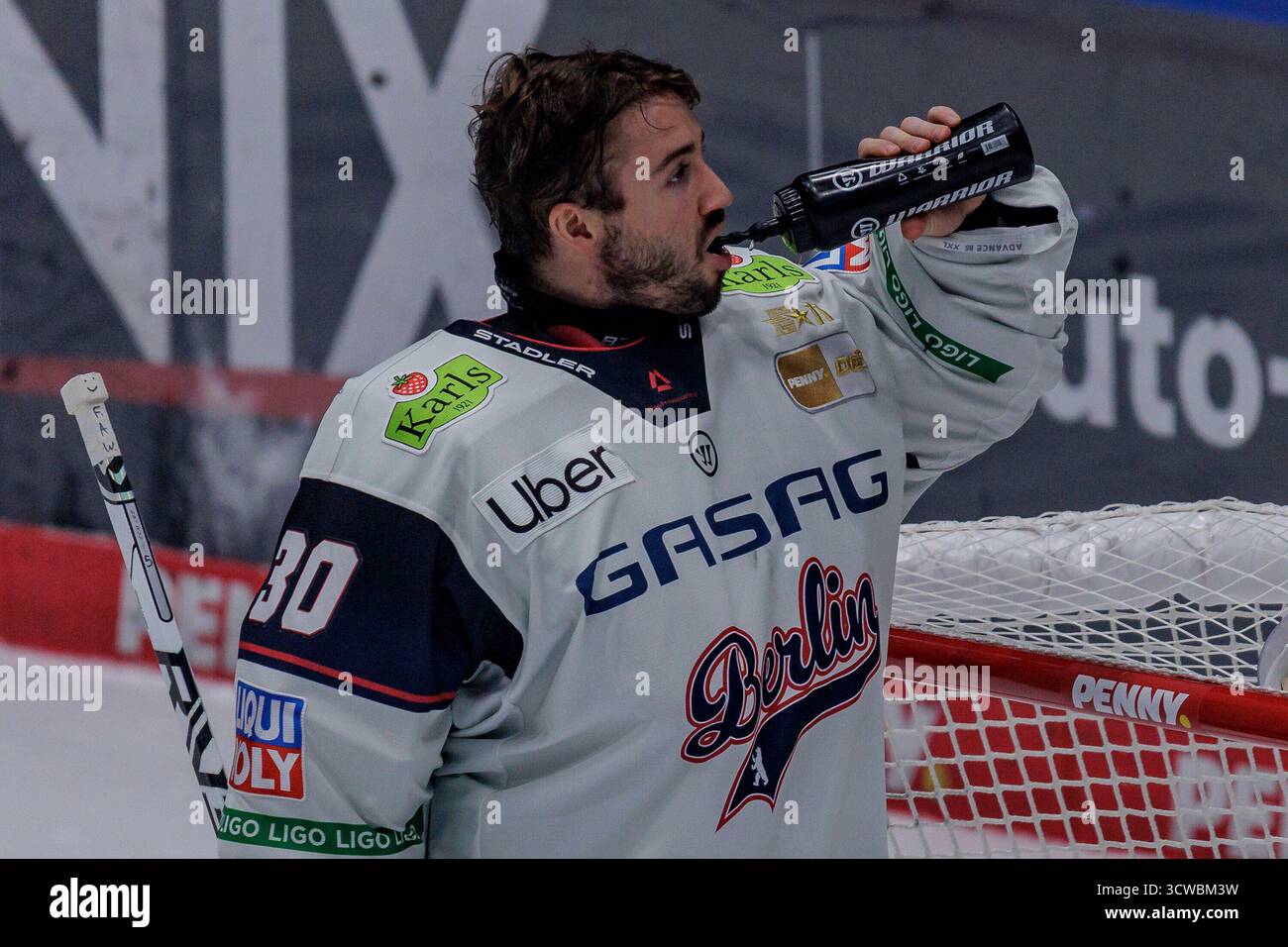 Jake Hildebrand (EHC Eisb?ren Berlin 30), Freisteller, Portrait