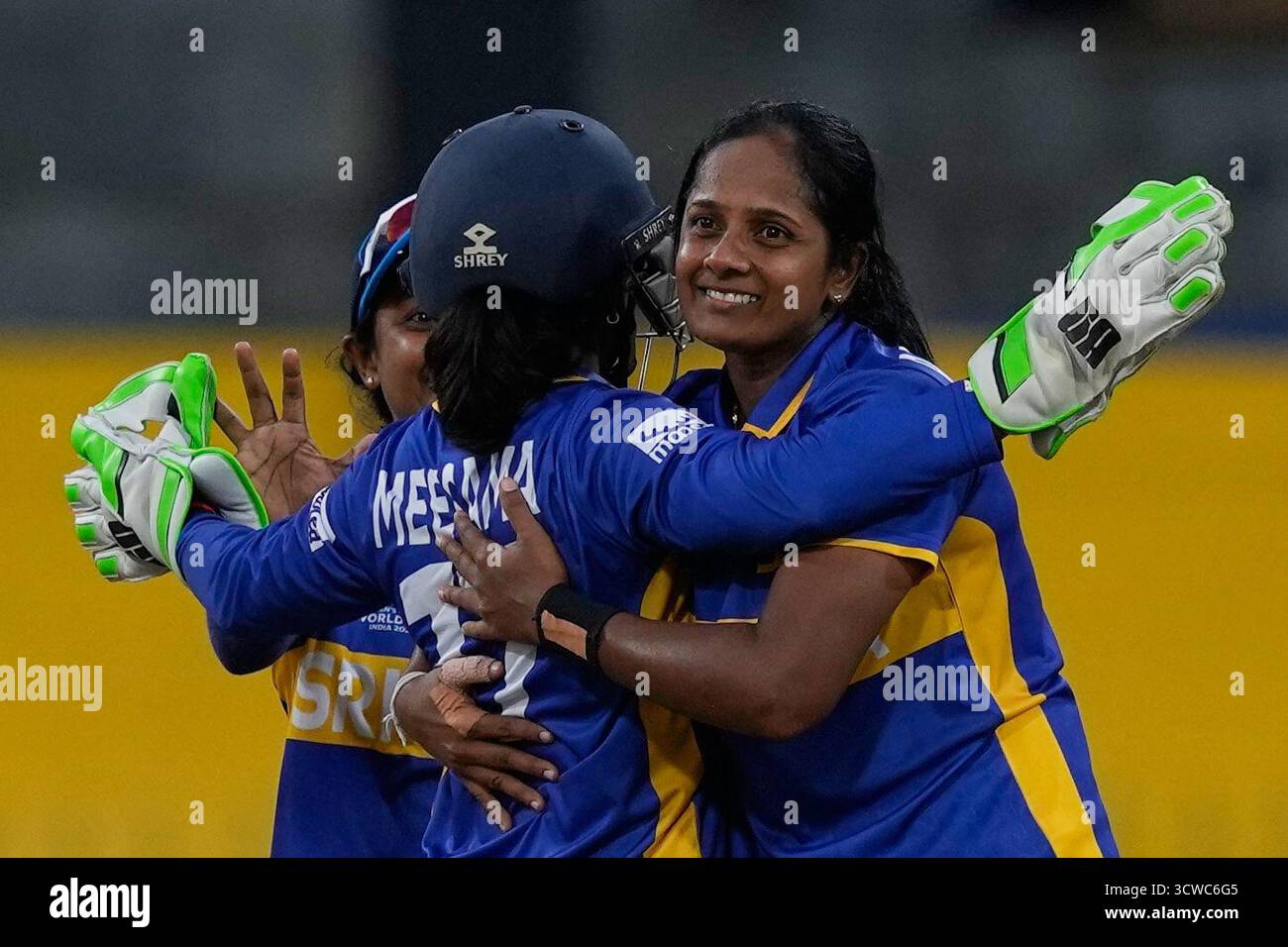 Sri Lanka's Inoka Ranaweera celebrates the wicket of England's Alice ...