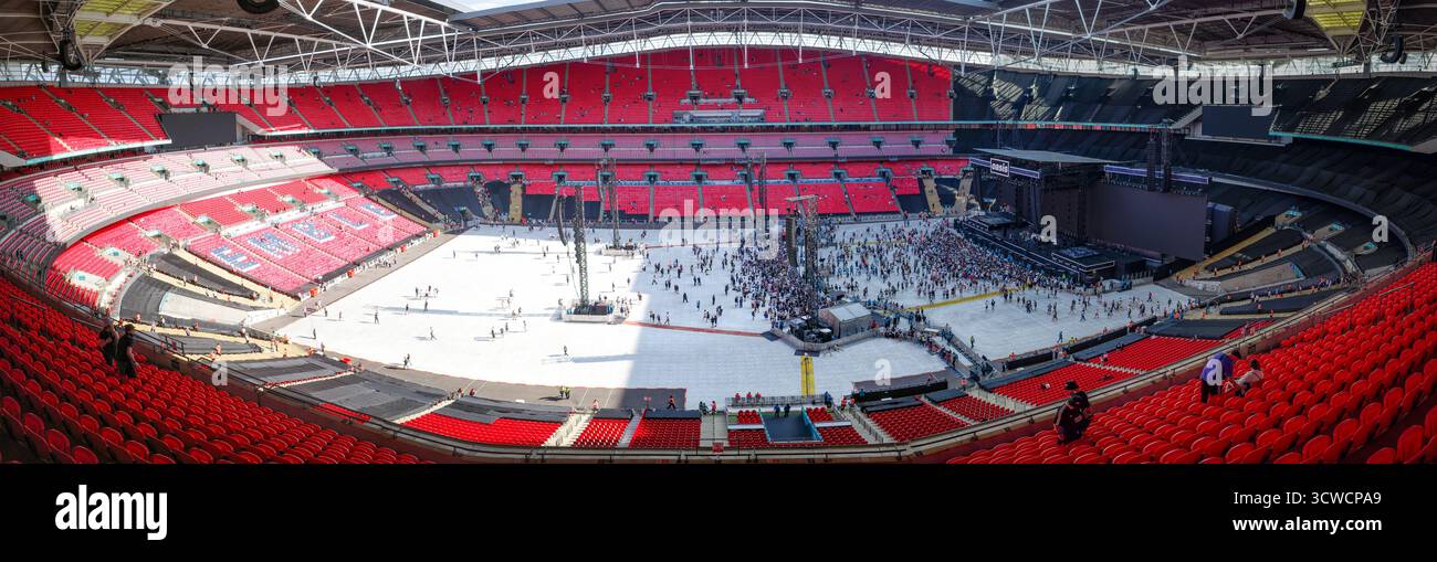 2025 london stadium hi-res stock photography and images - Alamy