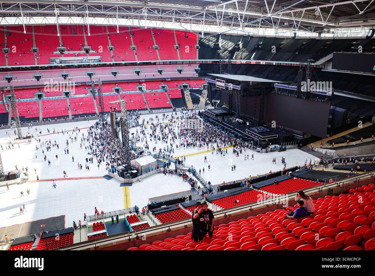 Oasis live 25 hi-res stock photography and images - Alamy