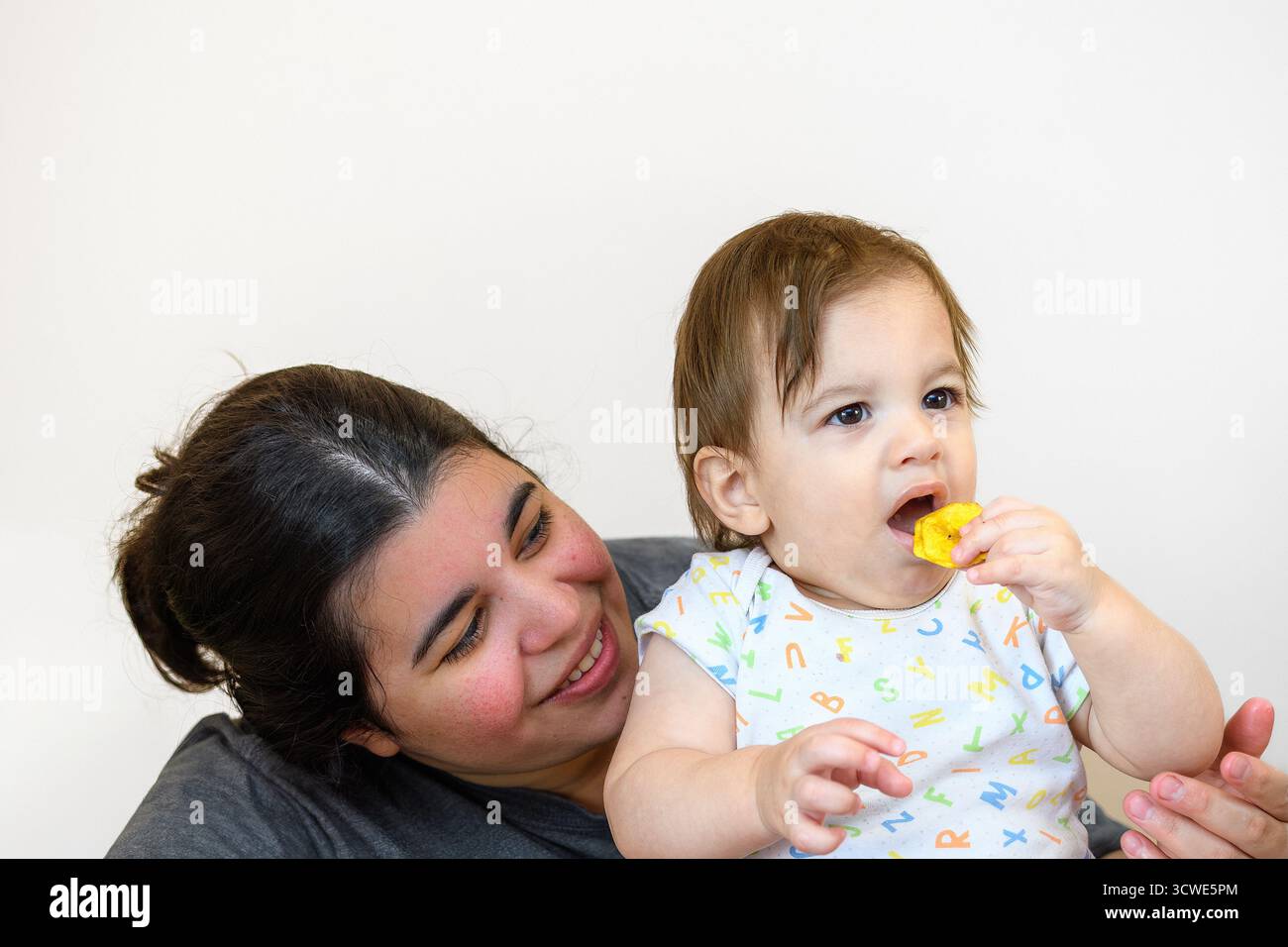 Child Real mother child boy kid, authentic real family Stock Photo - Alamy