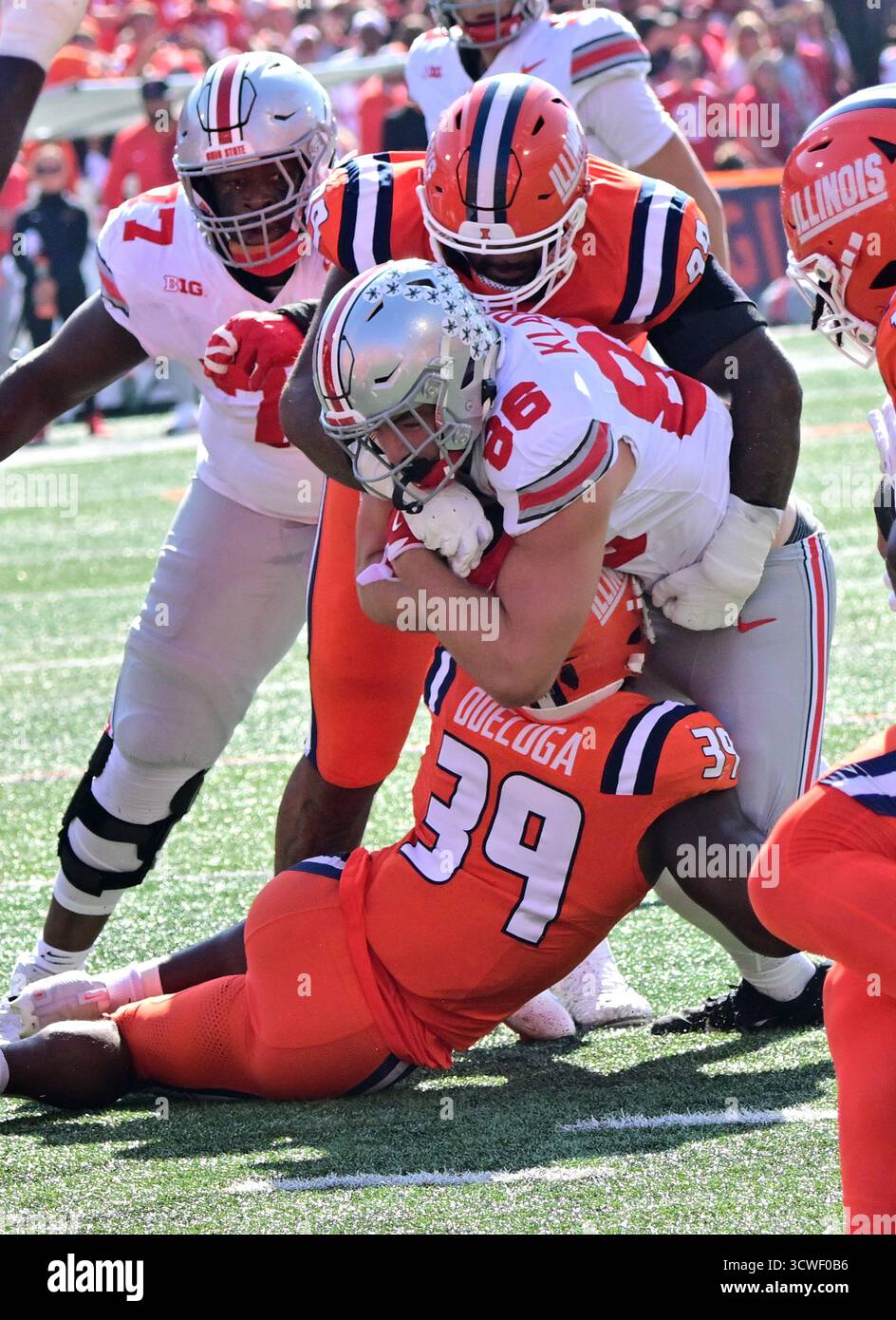 CHAMPAIGN, IL - OCTOBER 11: Ohio State tight end Max Klare (86) carries ...
