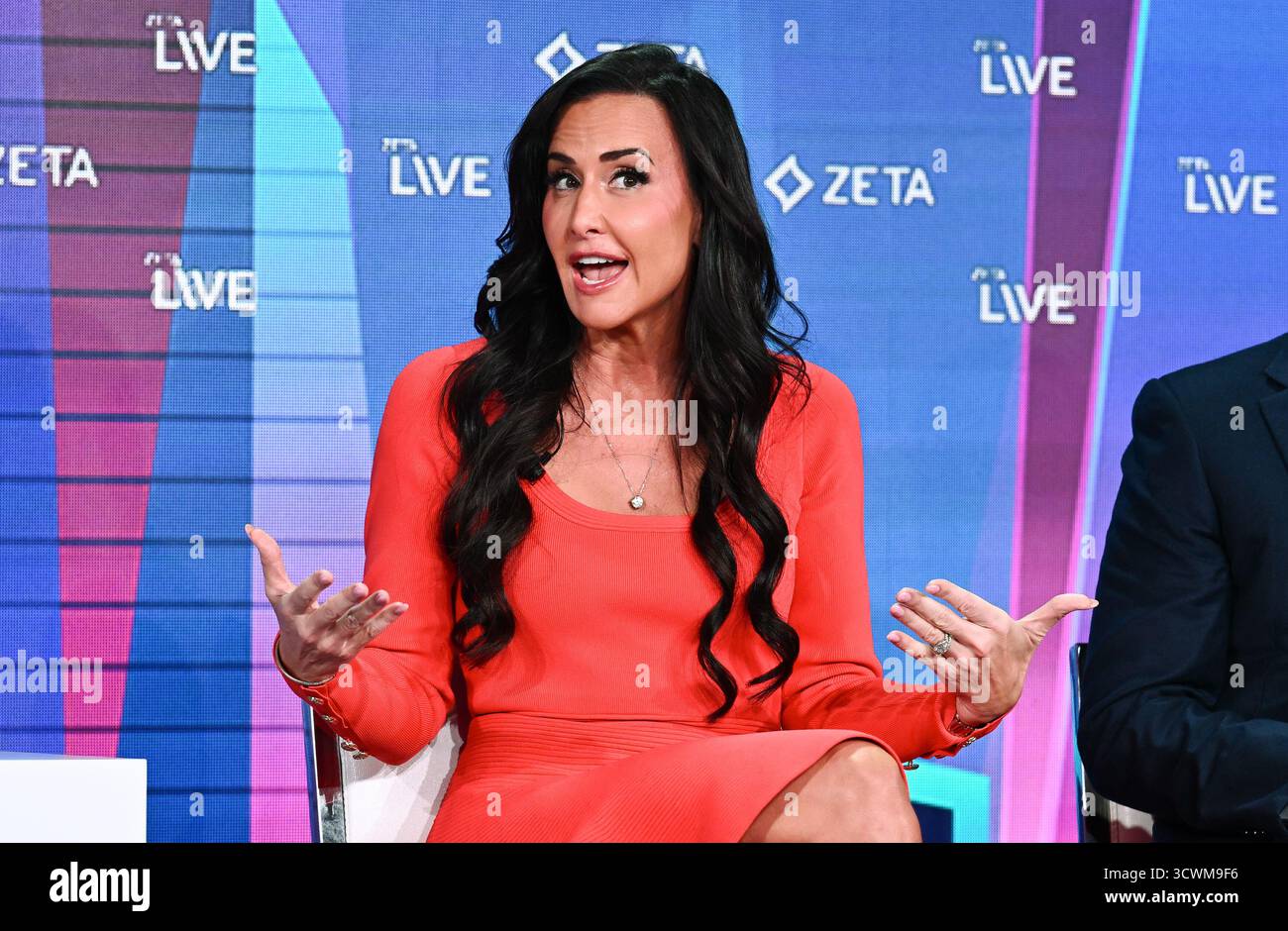 Kin Perell Had Kind Author Kim Perell speaks at the Zeta Live conference at Center415 on ...