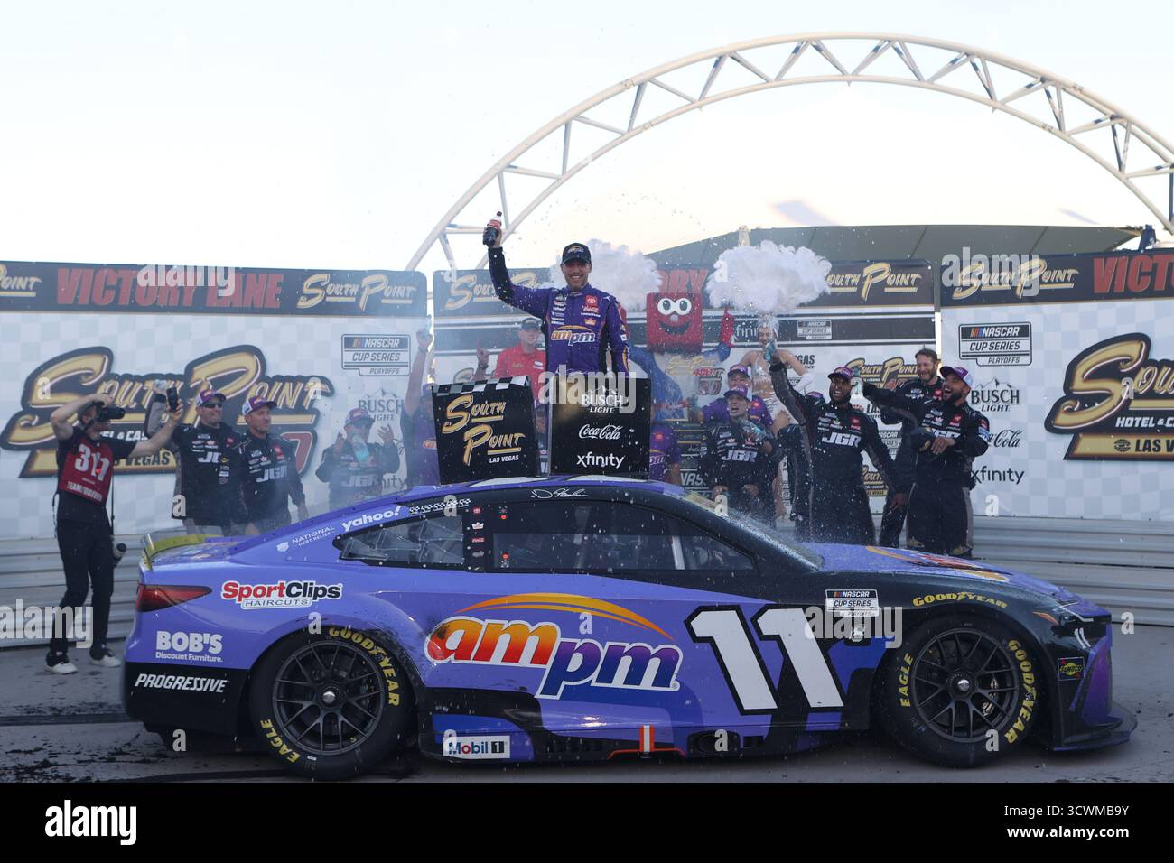 LAS VEGAS, NV - OCTOBER 12: Denny Hamlin (#11 Joe Gibbs Racing ampm ...