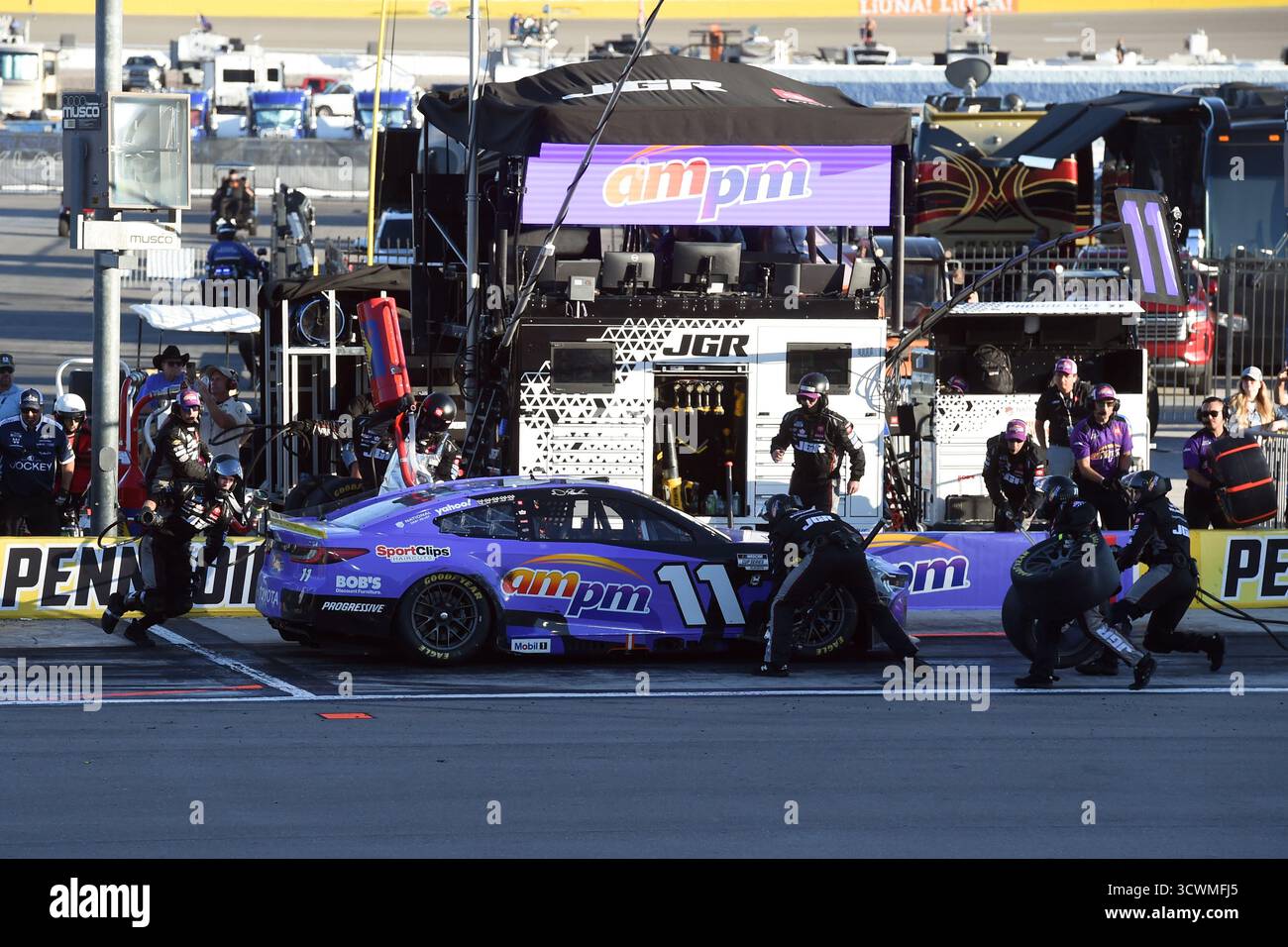 LAS VEGAS, NV - OCTOBER 12: Denny Hamlin (#11 Joe Gibbs Racing ampm ...