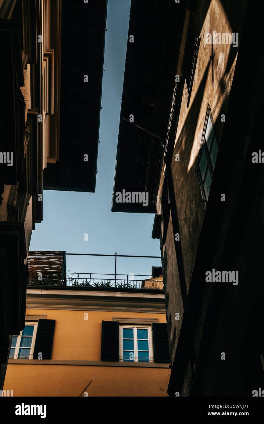 Deep shadows between buildings hi-res stock photography and images - Alamy