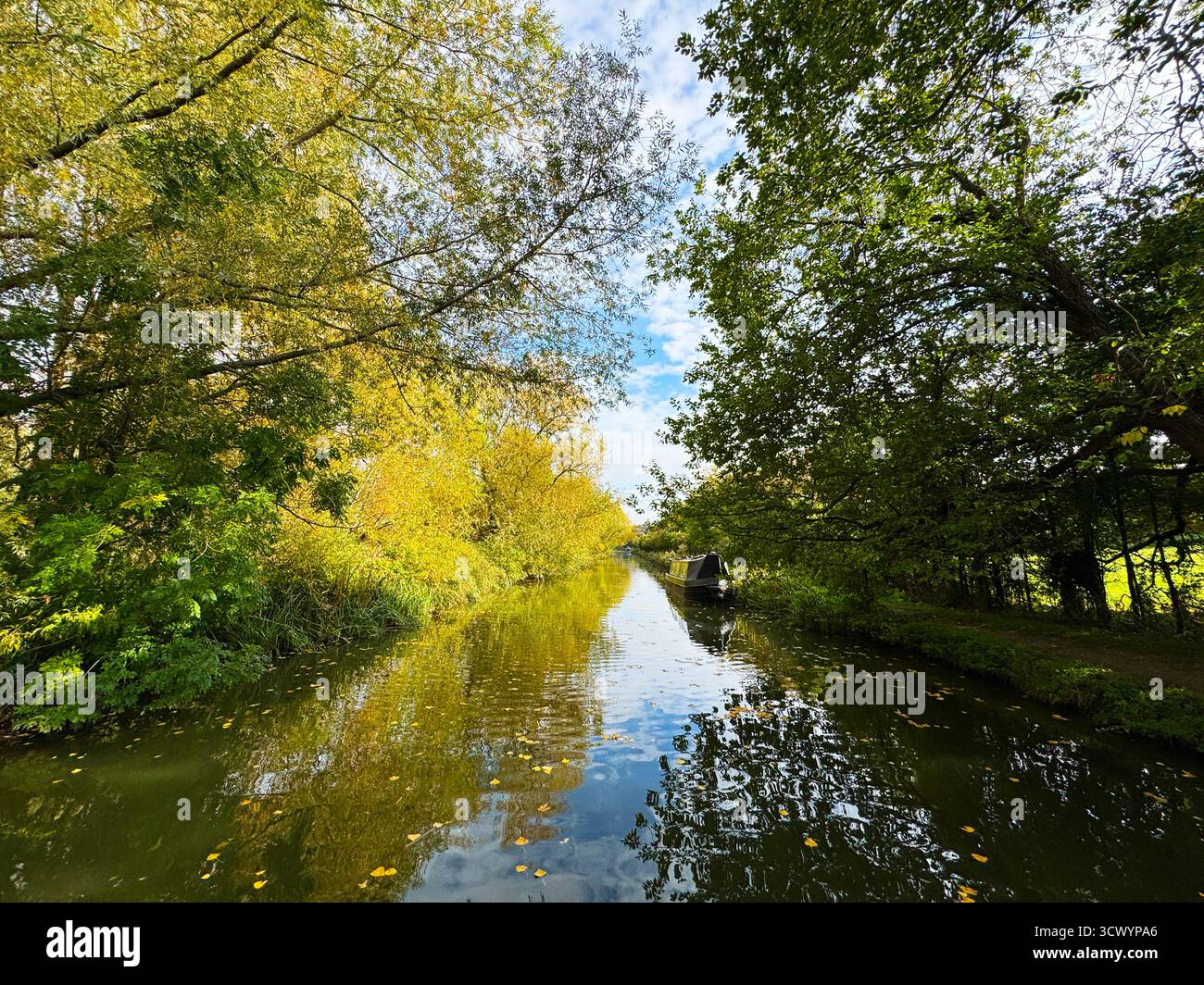Autumn along the Kennet and Avon Canal near Hungerford in Berkshire. - Smartphone Captured Stock Image