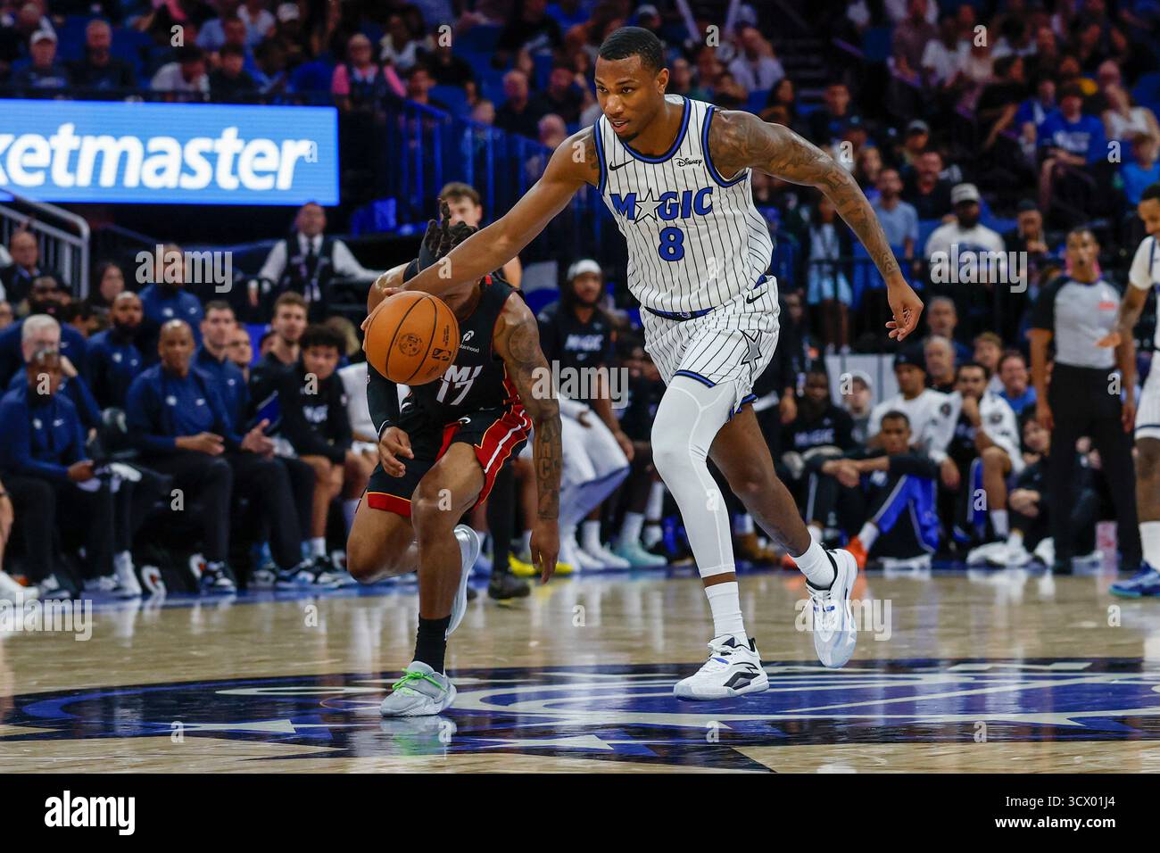 Orlando Magic forward Jamal Cain (8) gets the ball on a fast break