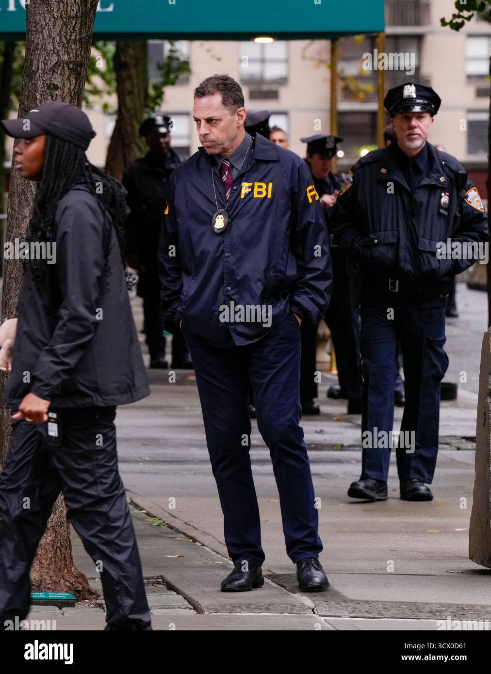 Fbi season 8 film set hi-res stock photography and images - Alamy