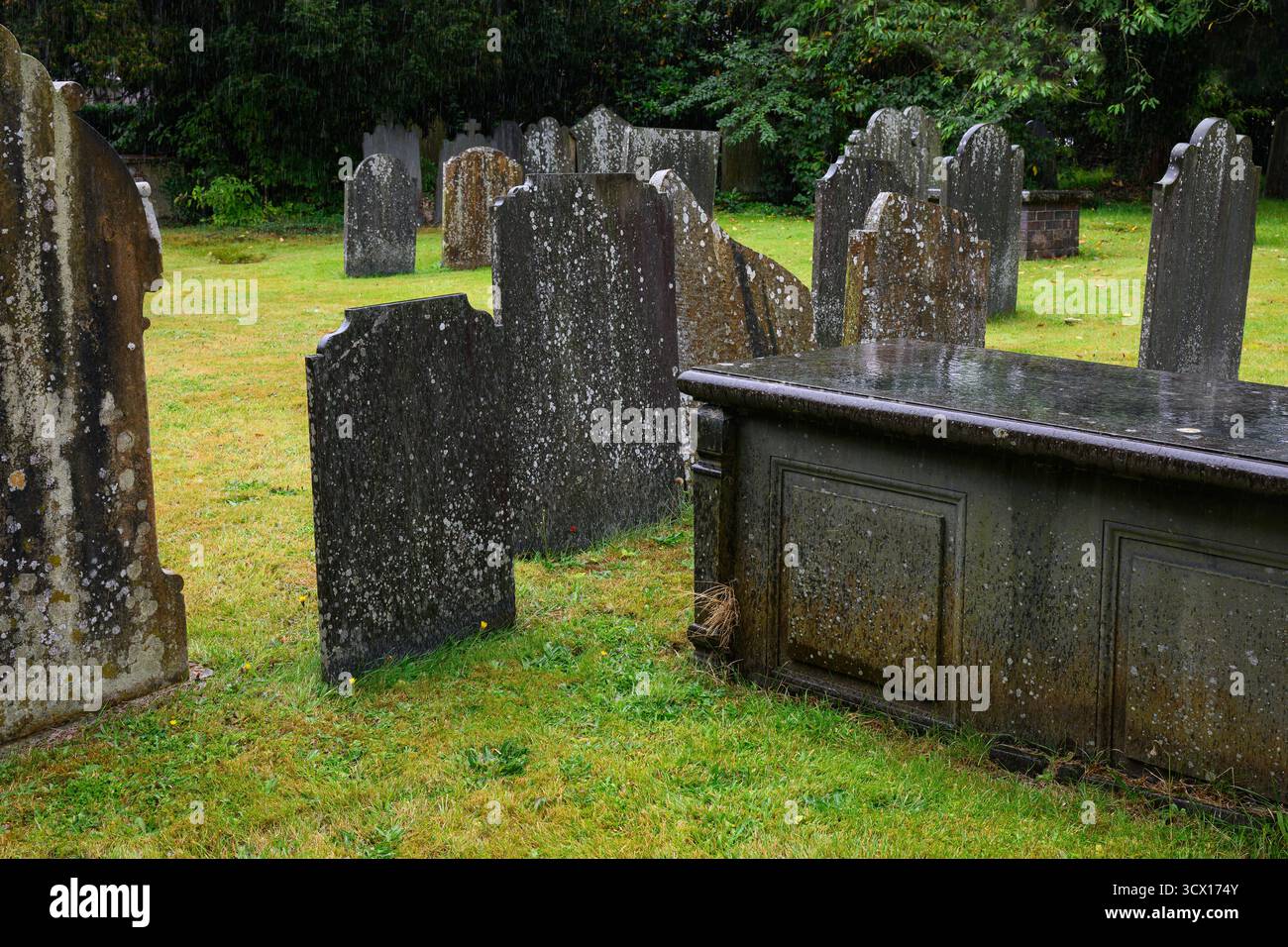 Old grave headstones hi-res stock photography and images - Alamy