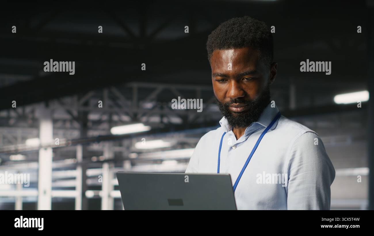 Smiling data center engineering team on industrial platform collaborating on neural network software tasks. Jolly server hub colleagues working together, visualizing large language model architecture Stock Photo