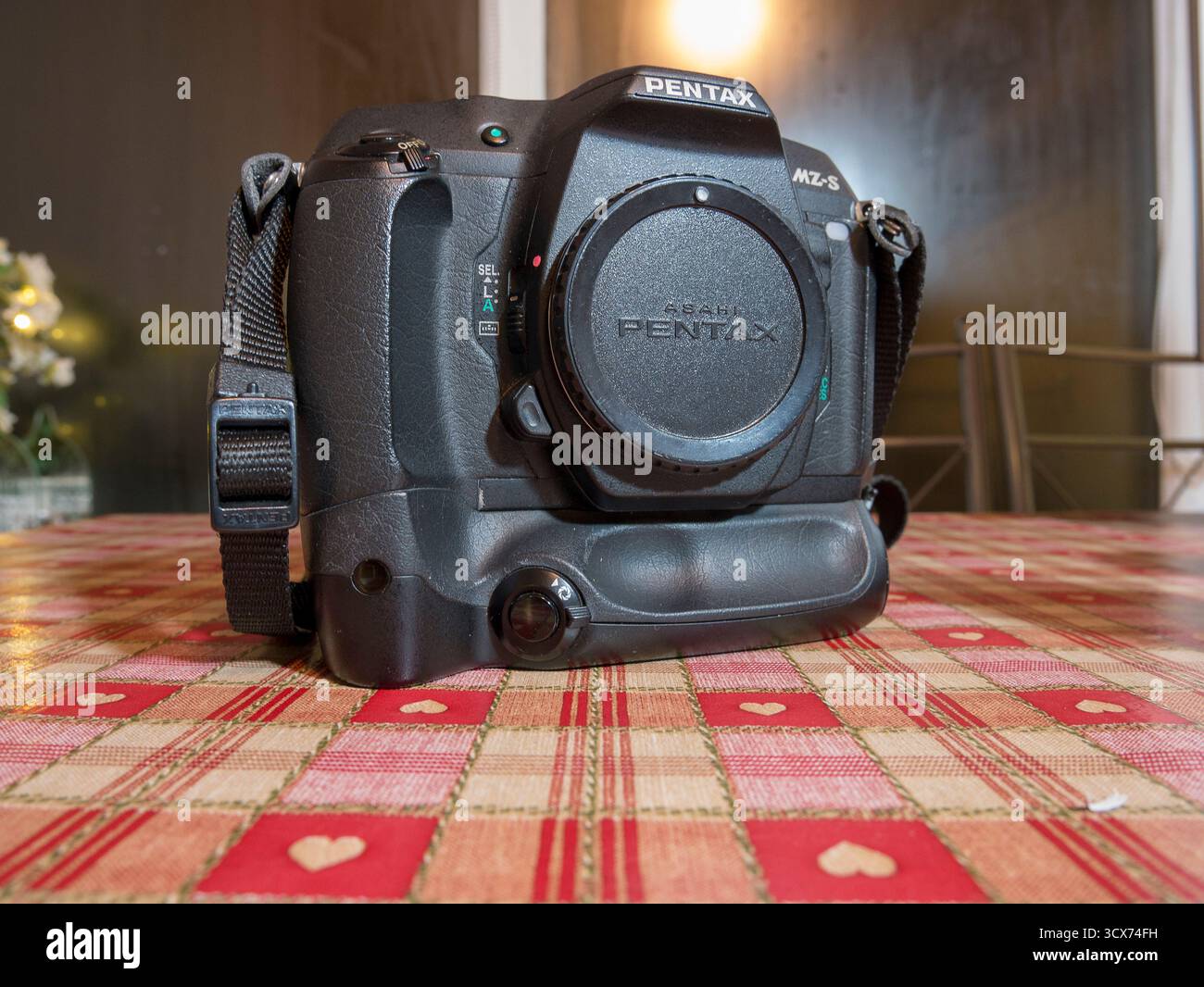 Camera battery grip hi-res stock photography and images - Alamy