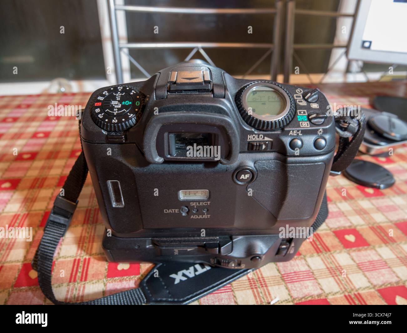 Bg10 battery grip hi-res stock photography and images - Alamy