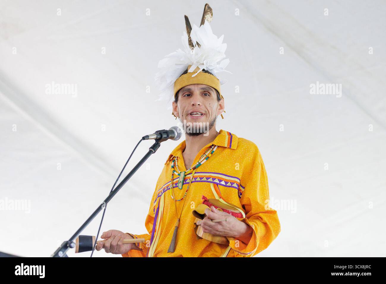 Oneida Rochestter Native american rattle drum hi-res stock photography and images - Alamy