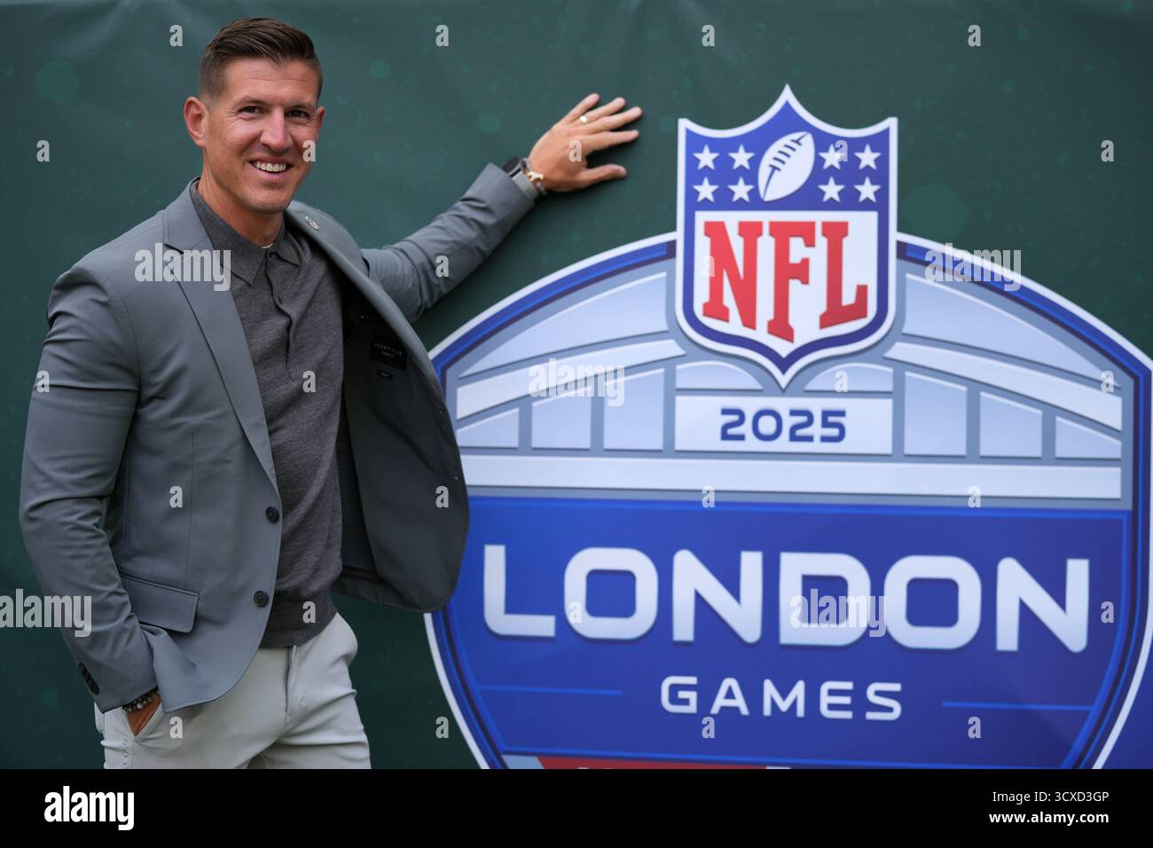 NFL Clears Maracanã Stadium Turf for Cowboys vs. Eagles Game in Brazil
