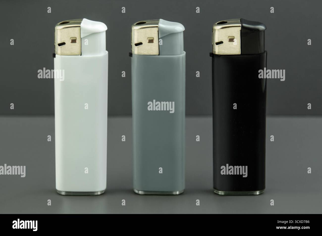 3 Feuerzeuge Set Elektronik nachfüllbar Lighters Stock Photo