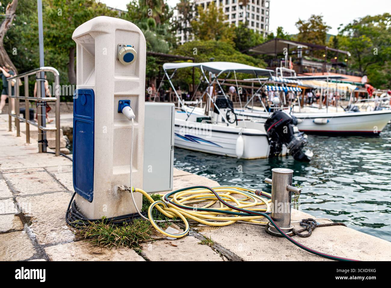 Boat Utility Pedestal Hi res Stock Photography And Images Alamy