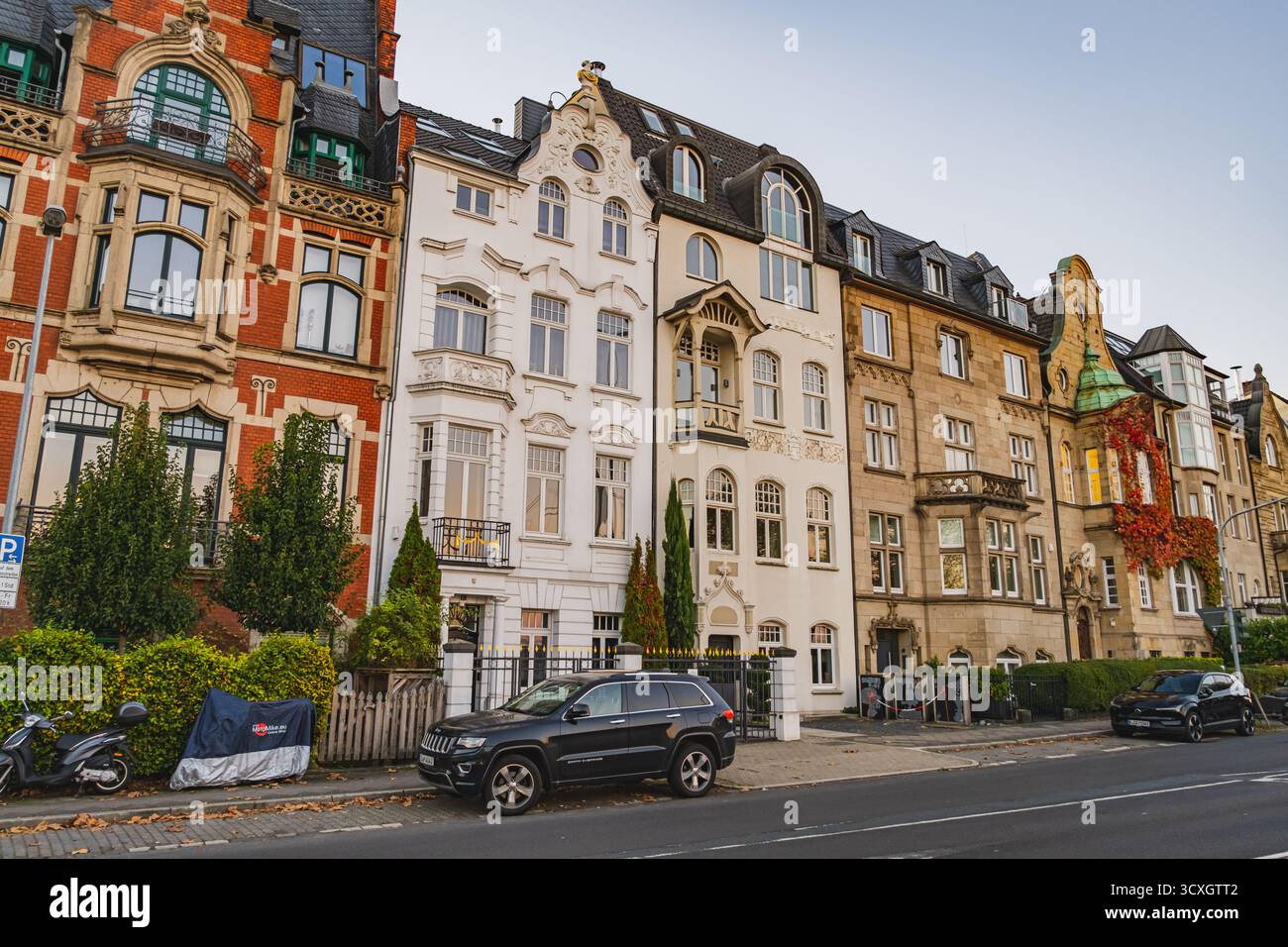 Elegant facades hi-res stock photography and images - Alamy