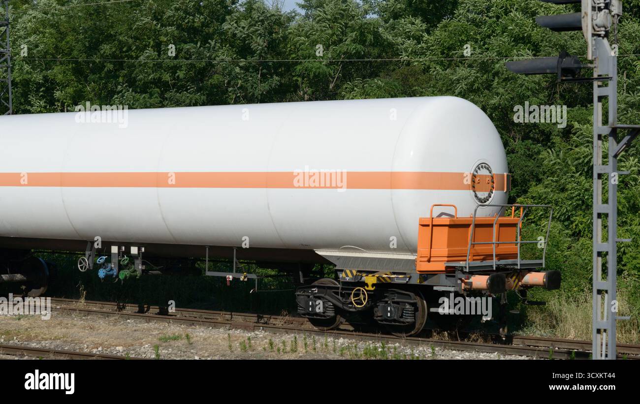 Liquid Gas Train Pressurized liquid cargo hi-res stock photography and images - Alamy