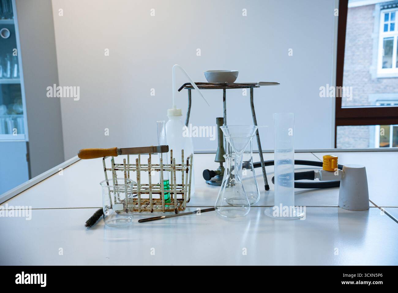 Science Setup Stock Chemistry lab equipment setup used for science experiments Stock Photo ...