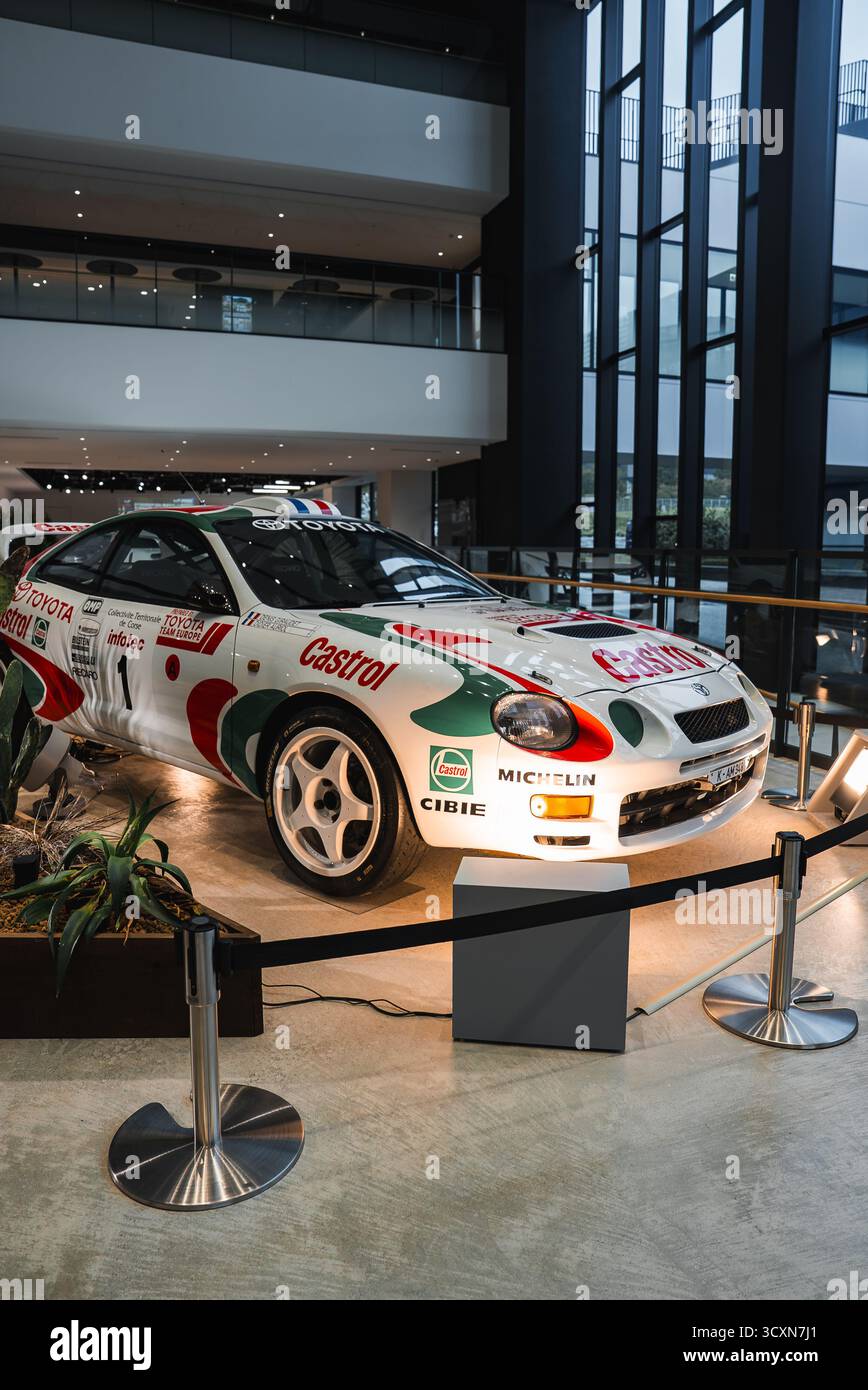 Castrol livery hi-res stock photography and images - Alamy