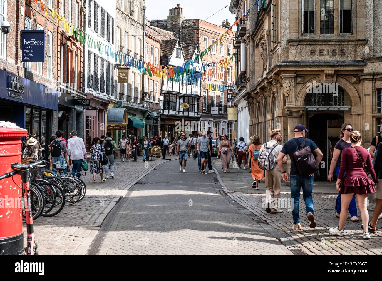 Urban Life in Cambridge – Streets and City Moments. UK Stock Photo