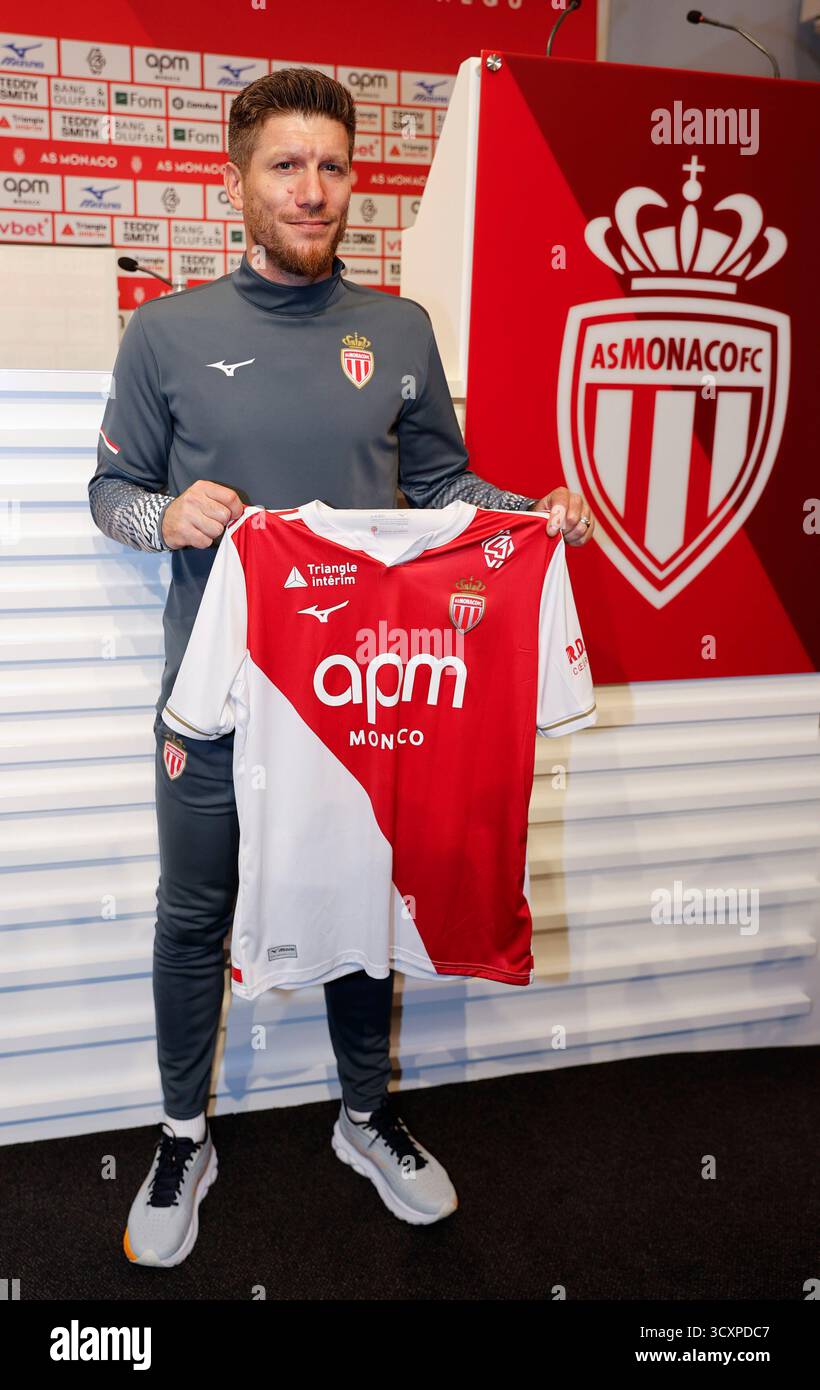 Sébastien Pocognoli farewell AS Monaco team photo Fan Reaction and Club Expectations