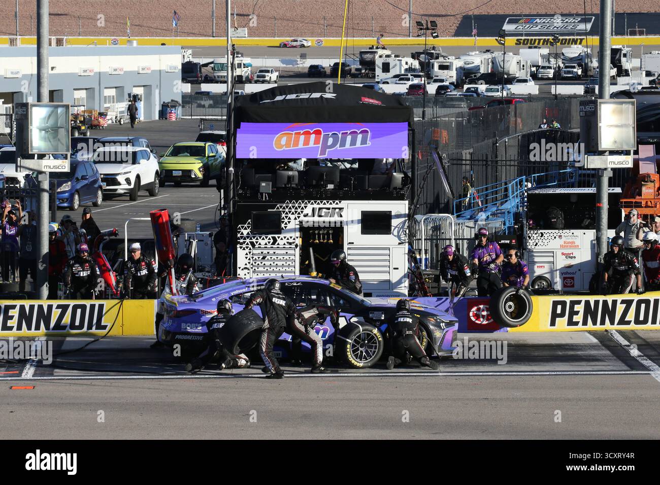 LAS VEGAS, NV - OCTOBER 12: Denny Hamlin (#11 Joe Gibbs Racing ampm ...
