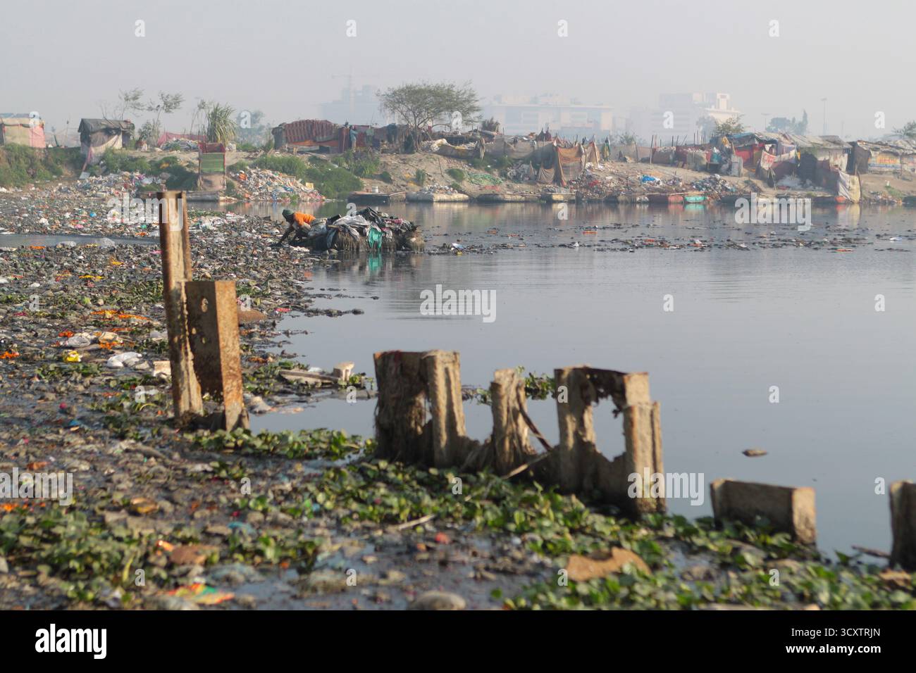 River pollution india hi-res stock photography and images - Alamy