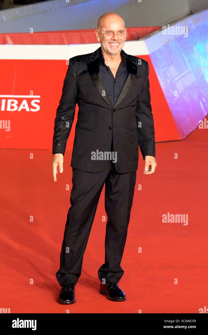 Riccardo Milani bei der Festivaleröffnung mit der Premiere des Kinofilms 'La vita va cosi' auf dem 20. Internationalen Filmfestival von Rom / Festa del Cinema di Roma 2025 im Auditorium Parco della Musica. Rom, 15.10.2025 Stock Photo
