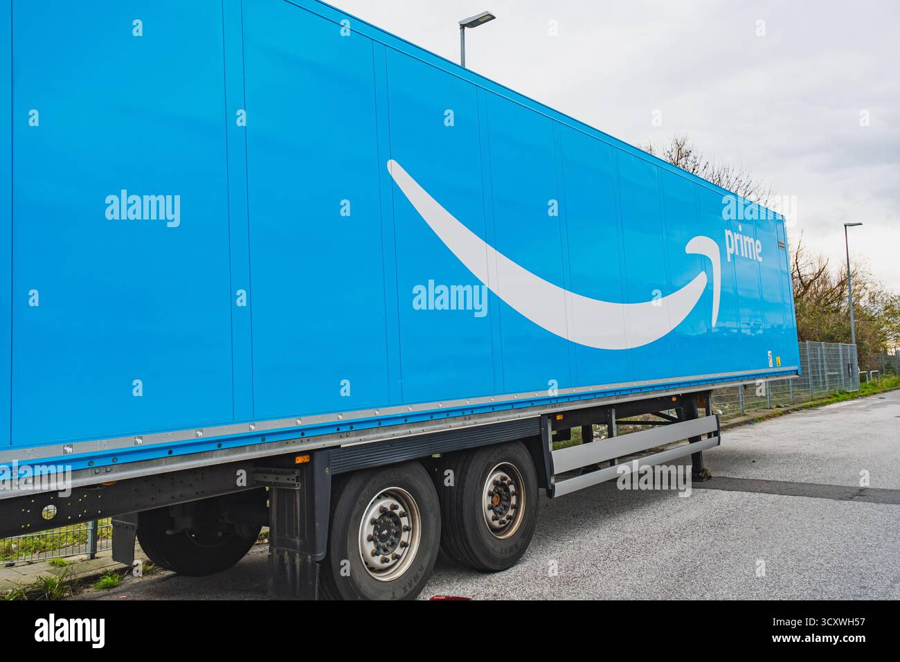 Amazon prime brand name logo hi-res stock photography and images - Alamy