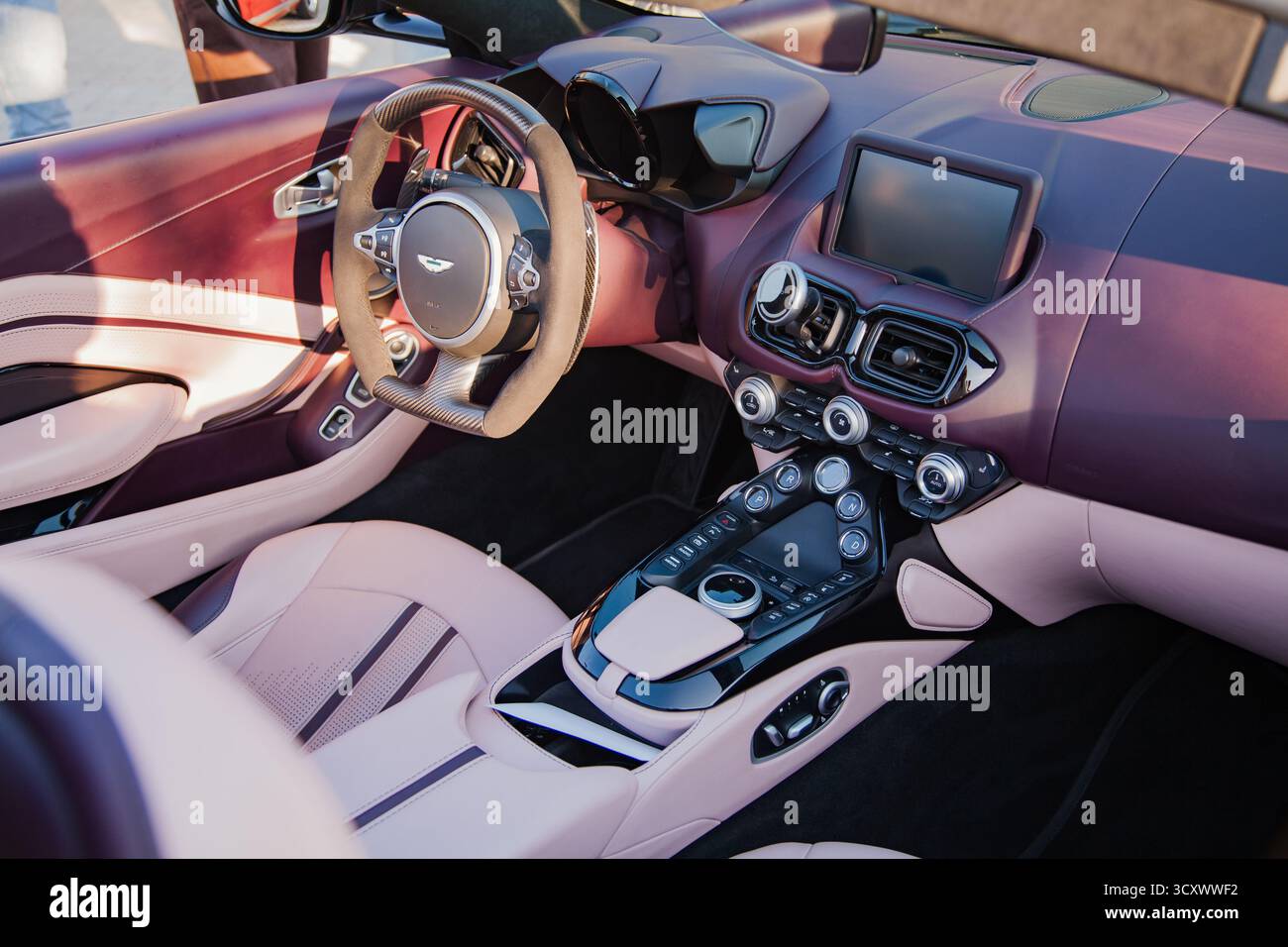 Db11 interior hi-res stock photography and images - Alamy