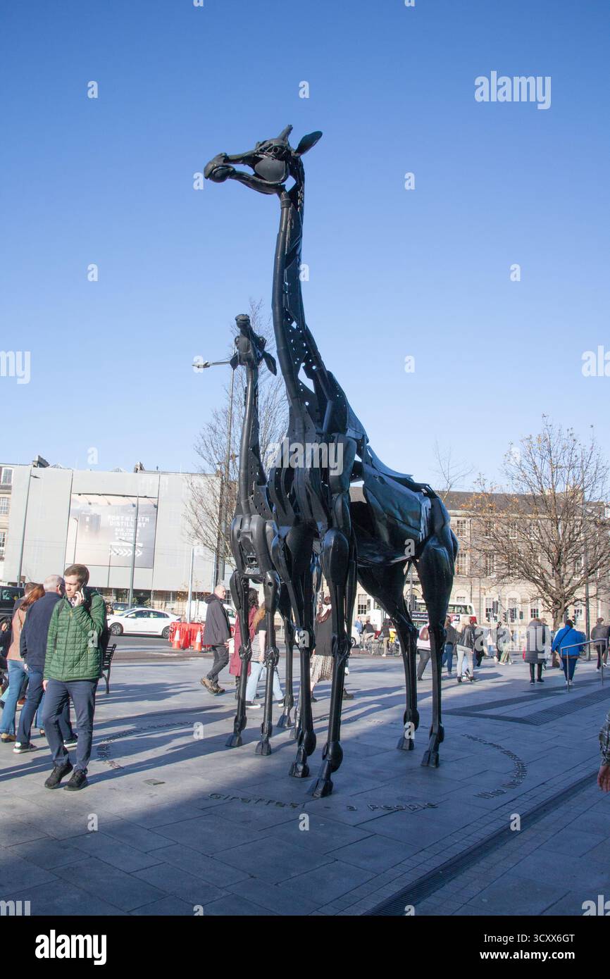 Gigoteuse blanche motif girafes et éléphants 0/6 mois Bleu