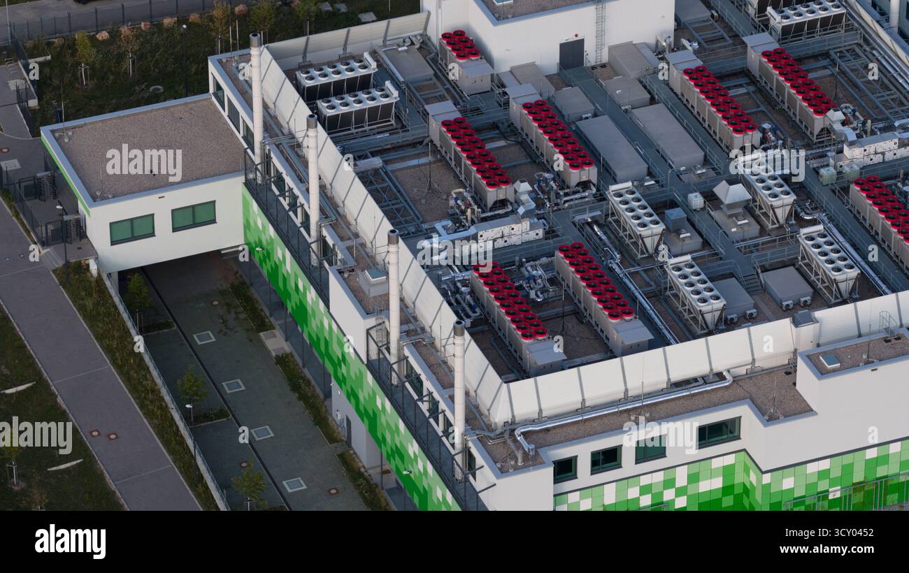 Data Center Rooftop Rooftop modern data center hi-res stock photography and images - Alamy