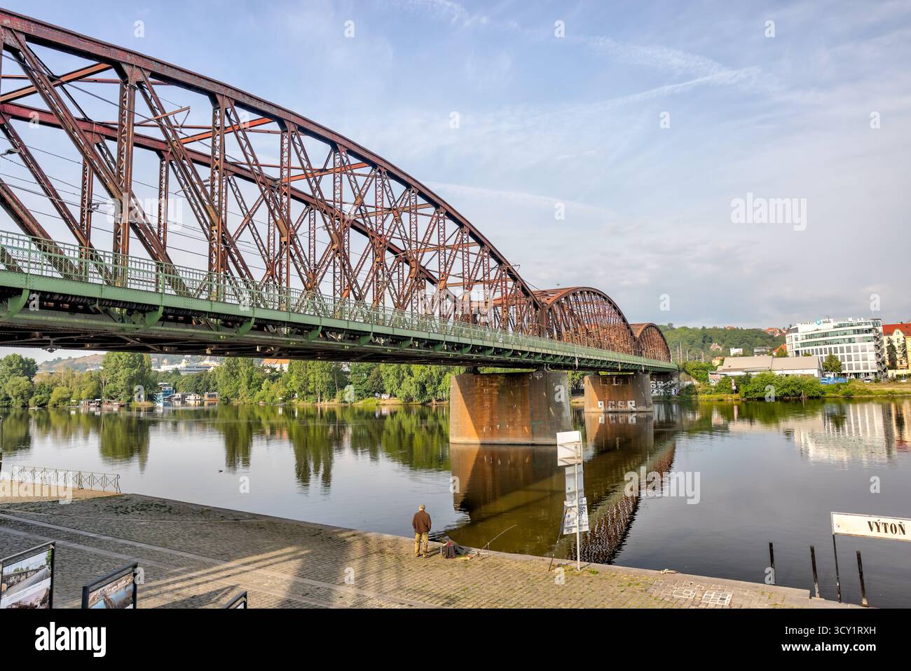 Steel truss railway bridge hi-res stock photography and images - Alamy