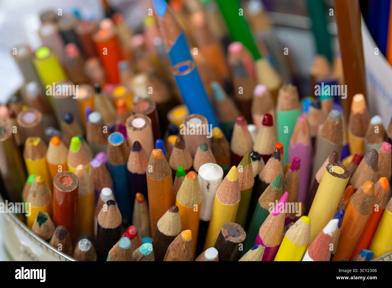 Seattle, Washington, USA. 16th October 2025. A collection of colored pencils at the Powerhouse Art Studio at a workshop for the upcoming Día de los Muertos celebration. Credit: Paul Christian Gordon/Alamy Live News Stock Photo