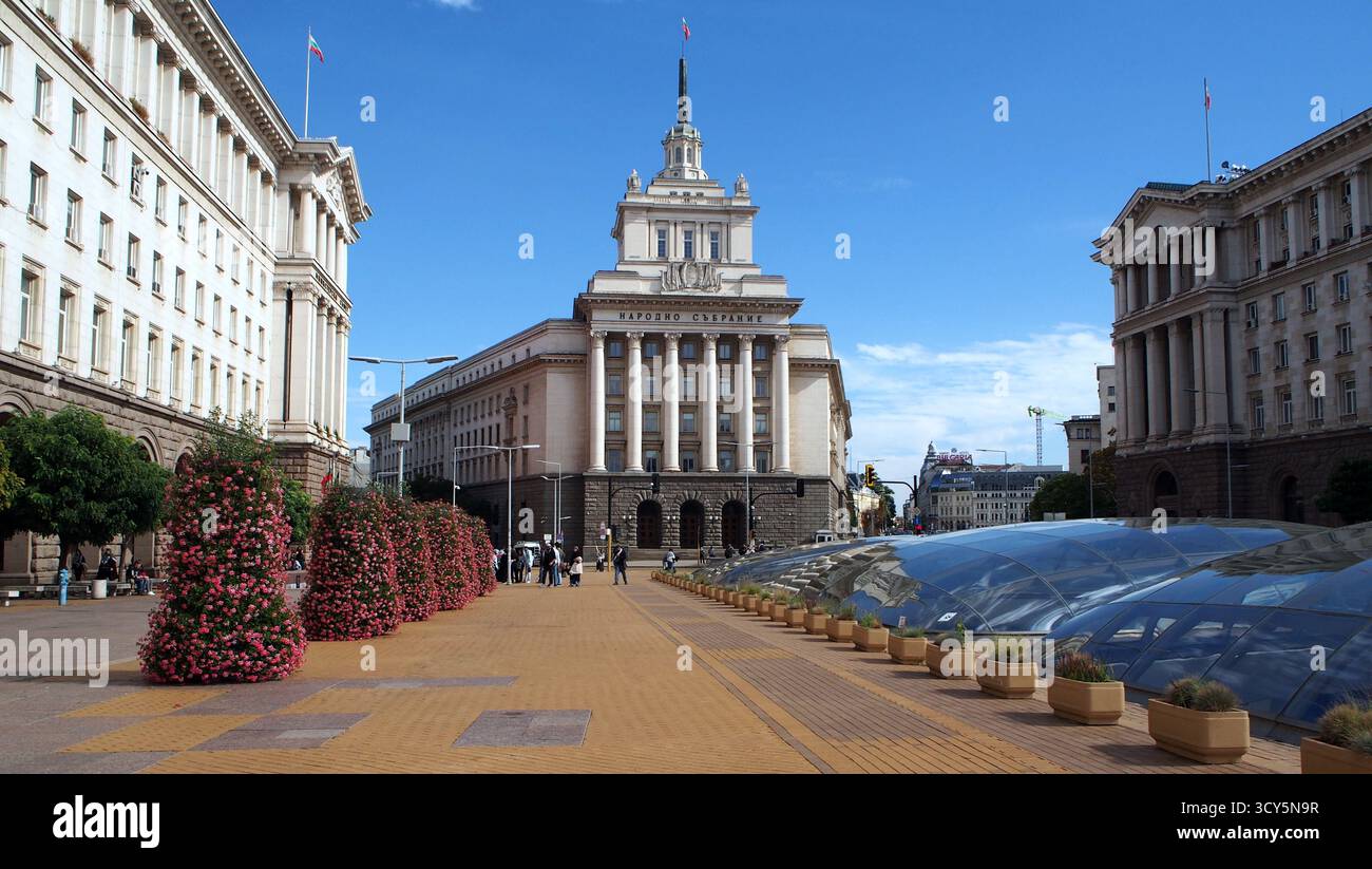 The Largo Complex, featuring iconic Socialist Classicism architecture ...