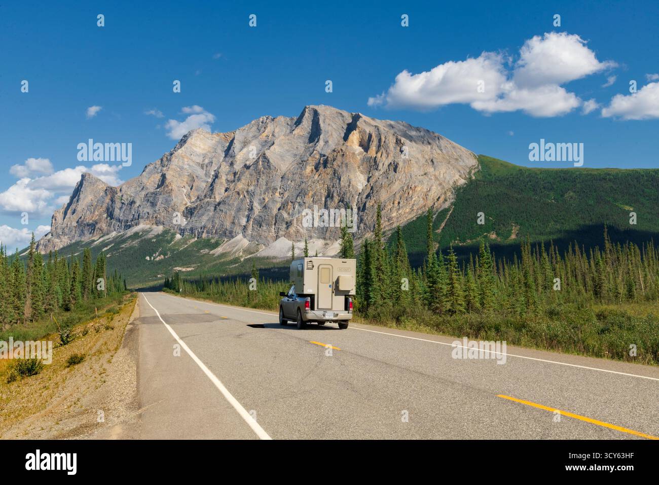 North America; United States; Alaska; Arctic Circle; Brooks Range Mountains; Dalton Highway; Only road to the Arctic Ocean in Alaska Stock Photo