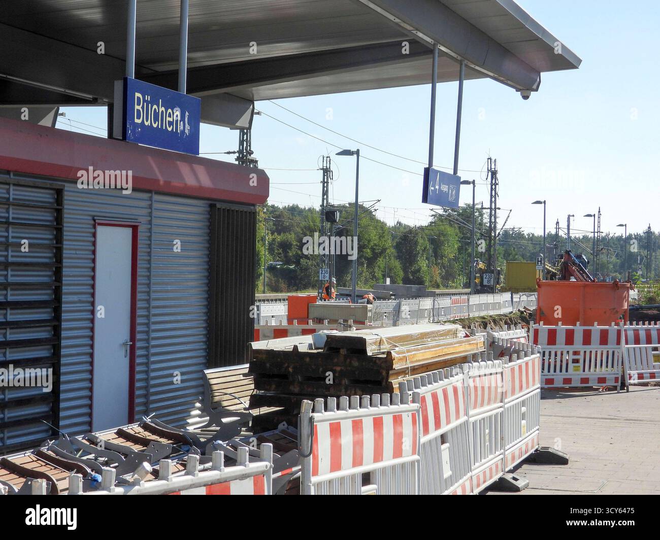 CNTV-BAHNSANIERUNG-Arbeiten am Bahnhof Buechen in Niedersachsen bei der ...