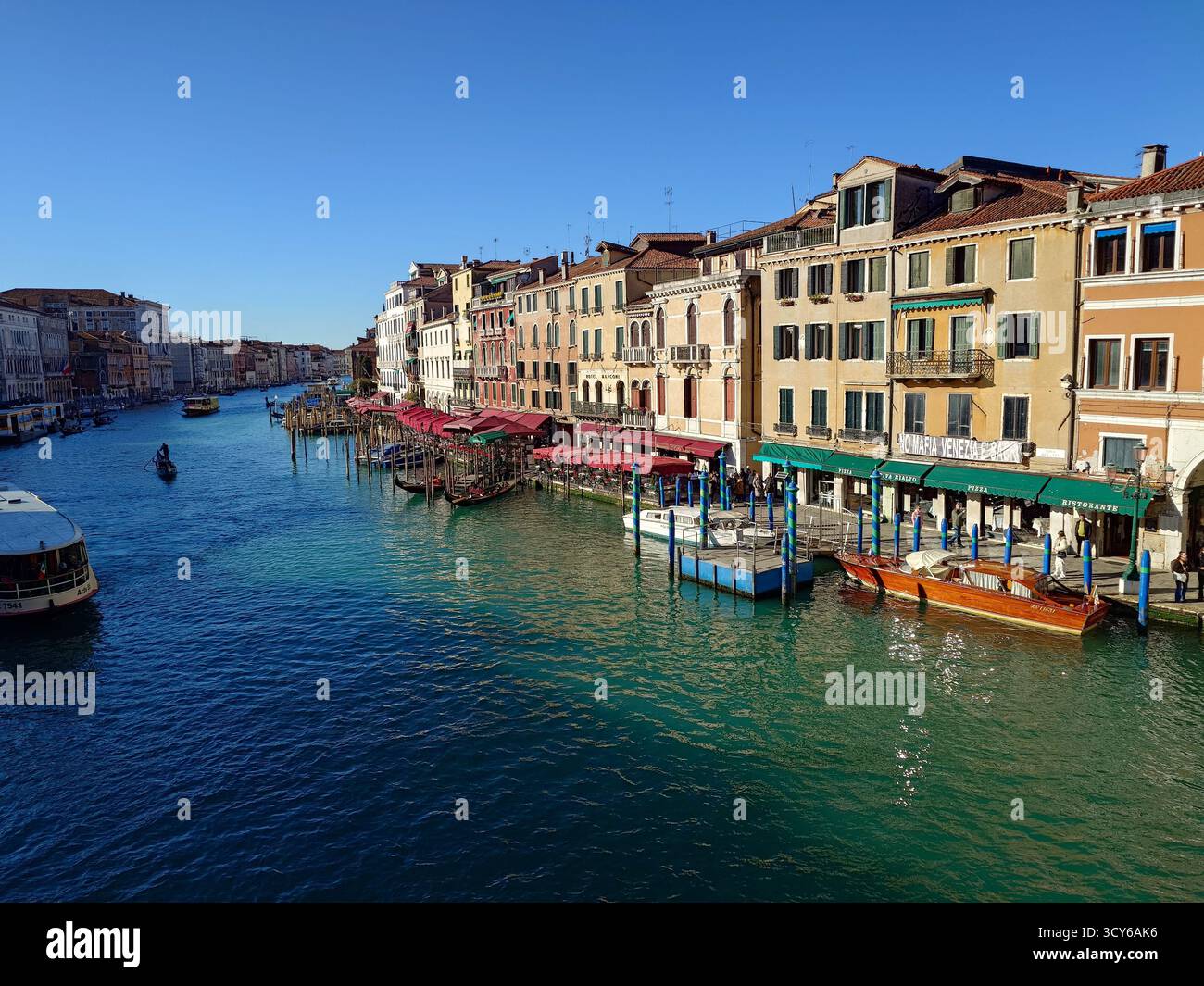 houses and palaces along the grand canal in venice Stock Photo - Alamy