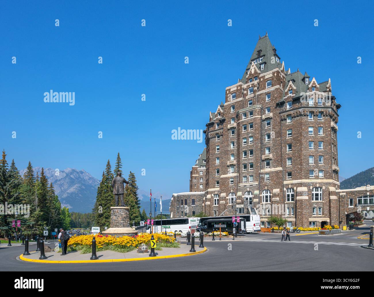 The Fairmont Banff Springs Hotel, Banff, Alberta, Canada Stock Photo - Alamy, image size:1300x1034
