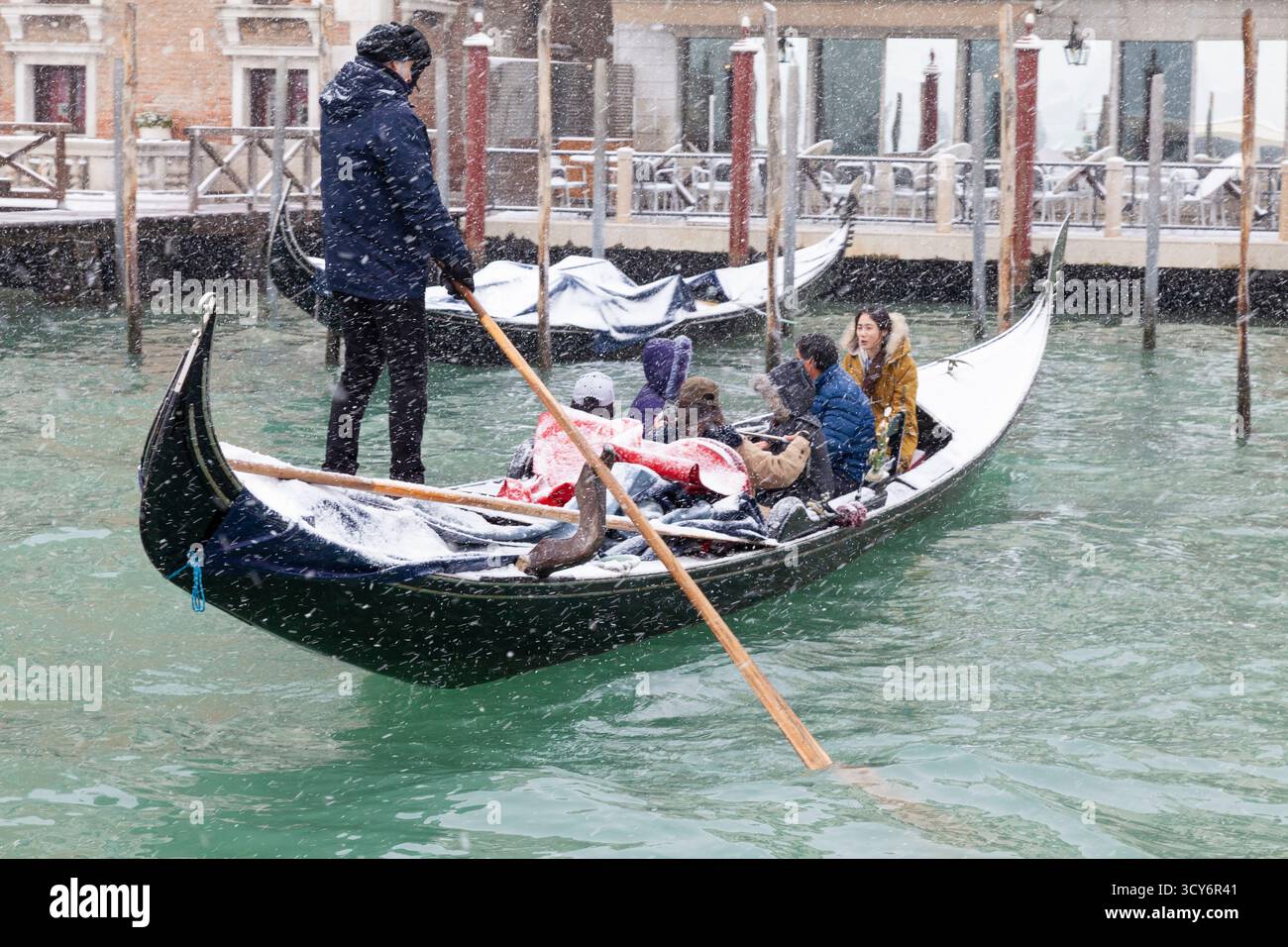 Tourists during gondola ride hi-res stock photography and images - Alamy