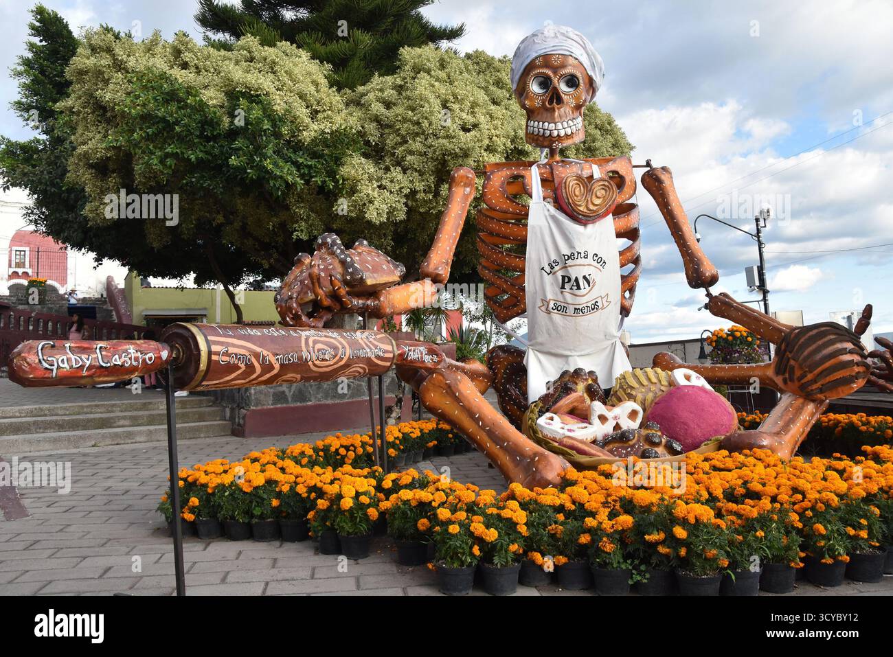 Huge Day of the Dead Catrina figures in Atlixco, Puebla, Mexico Stock Photo